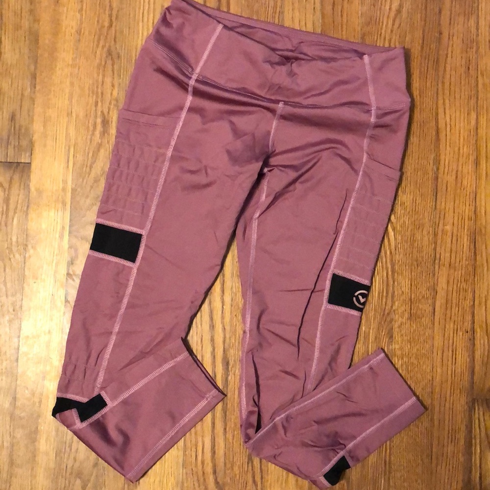 Virus workout tights